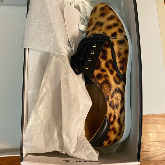 NINE WEST 9 1/2 SNEAKERS - leopard print - Picture 5 of 8